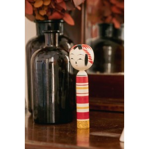 Kokeshi Lady Red